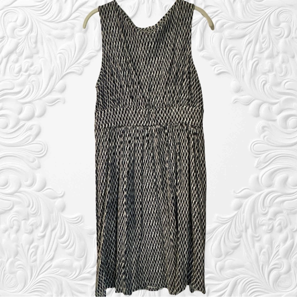 Black and white  print sleeveless dress M